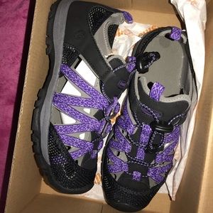 New in box north side water/hiking/sport shoes s6